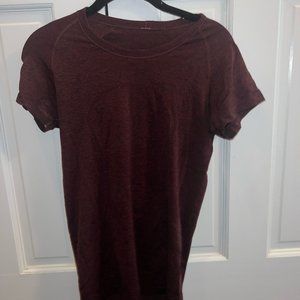 Maroon Lululemon Swiftly Tech Short Sleeve Shirt size 8